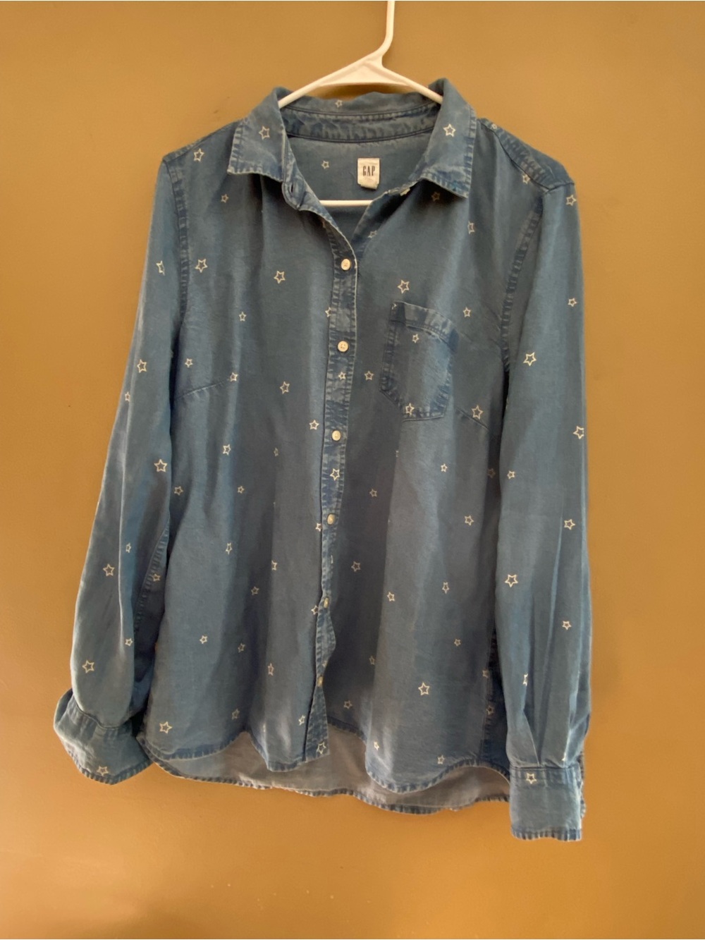 GAP women Blue Star-Print Button-Down Shirt